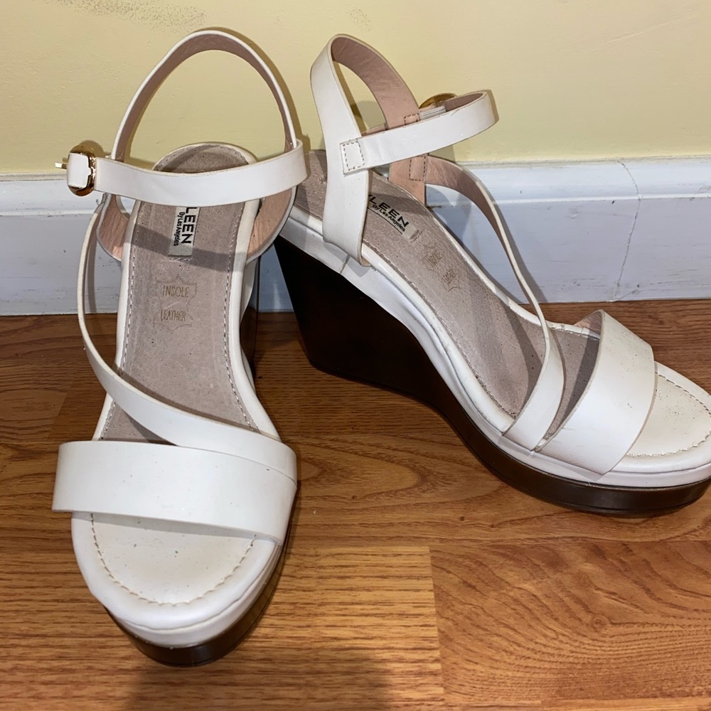 White wedges